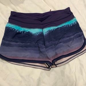 Lululemon run times short size 6